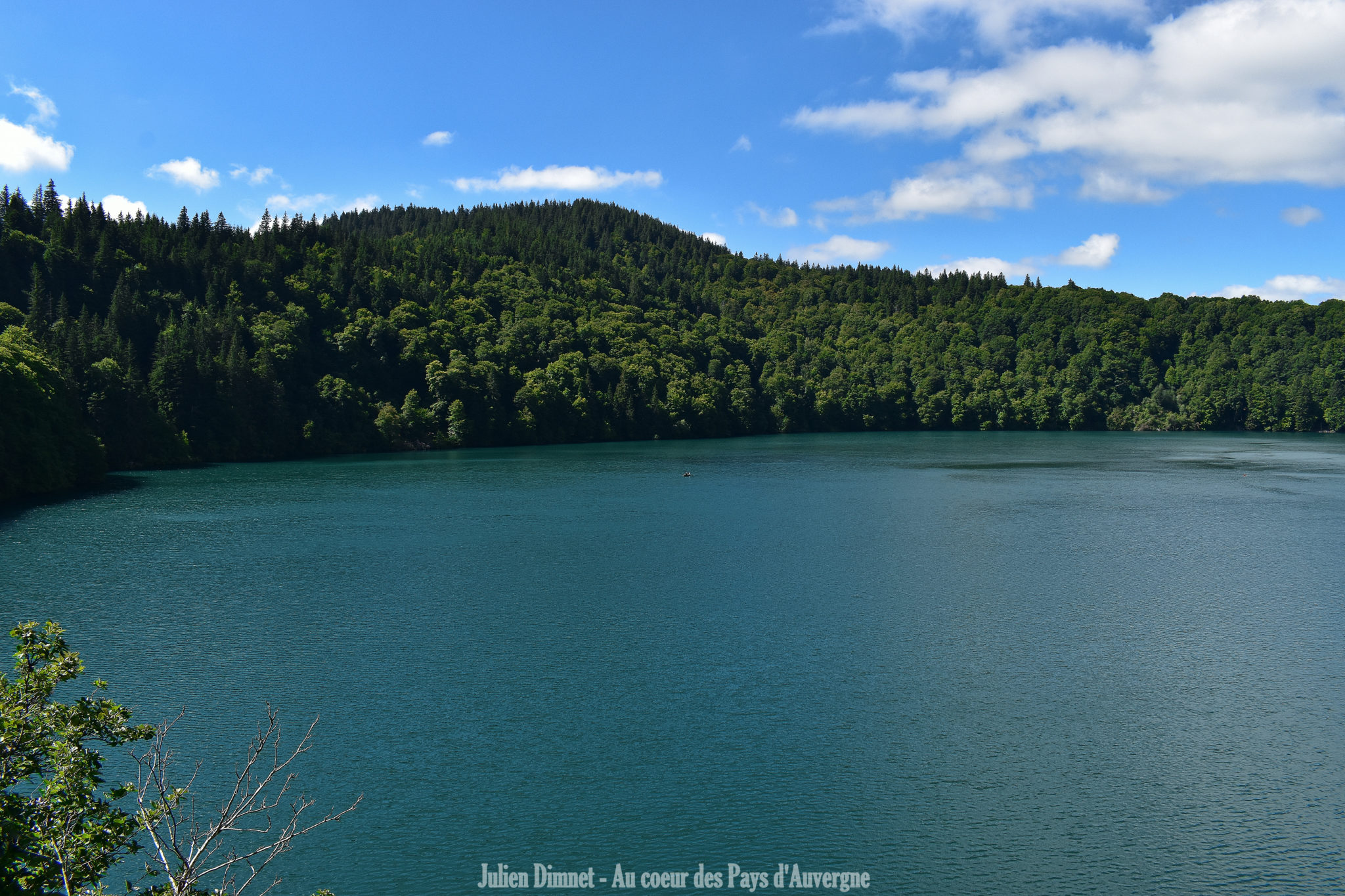 Le Lac Pavin (63) Au Cœur des Pays d'Auvergne Le Lac Pavin (63) Au Cœur des Pays d'Auvergne