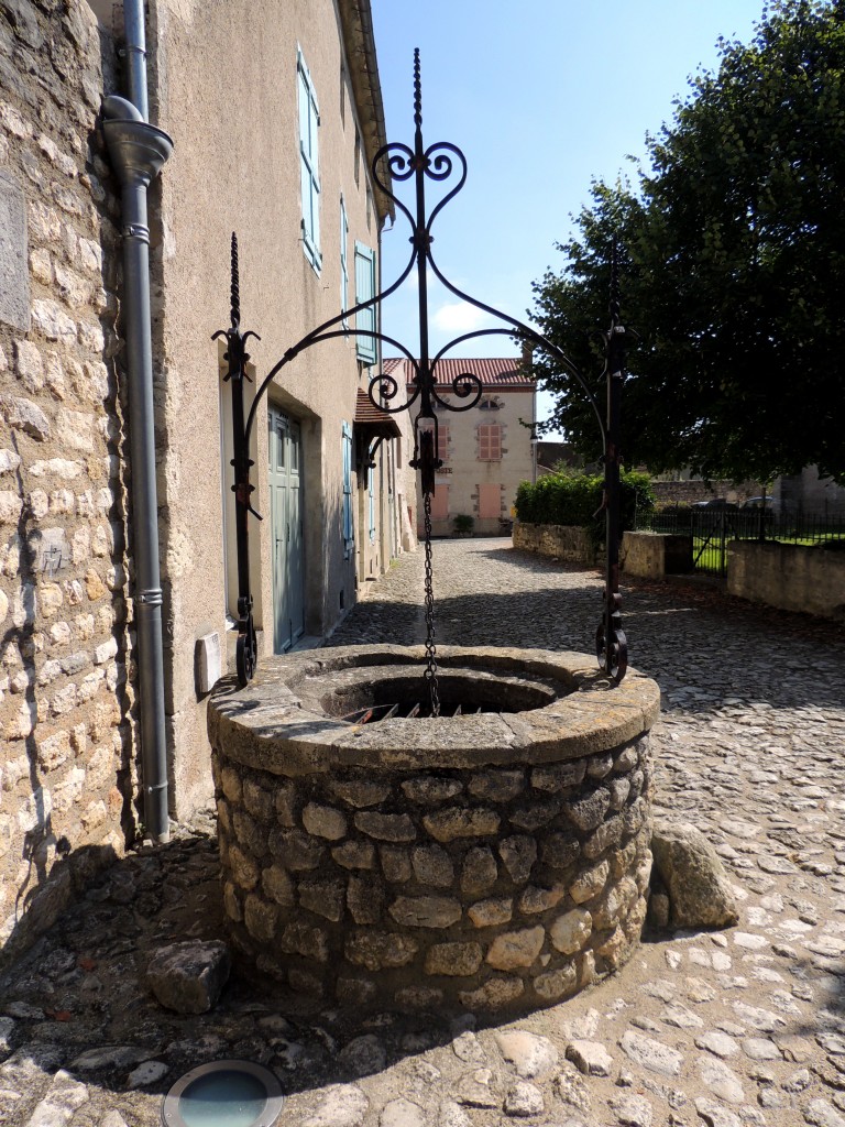 Charroux 10