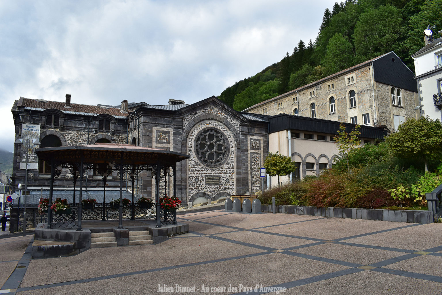 CPA Env du Mont-Dore Cascade de la Verniere FRANCE (1288363